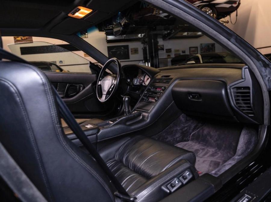 Интерьер Acura NSX 1991 года  (фото 66 из 97)